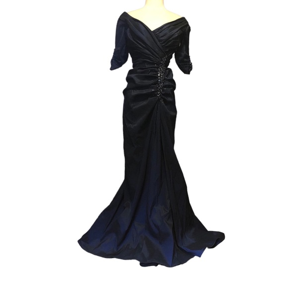 Tadashi Shoji Dresses & Skirts - Tadashi Shoji mermaid rusched gown dress sz- 6